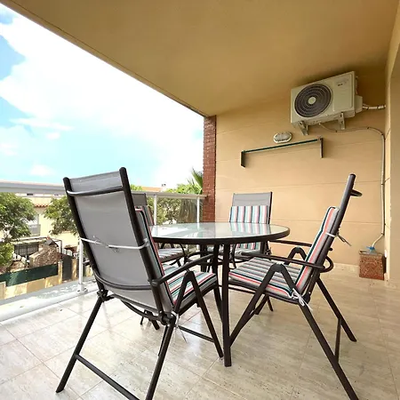 En Zona Agradablemente Tranquila Apartament Cambrils